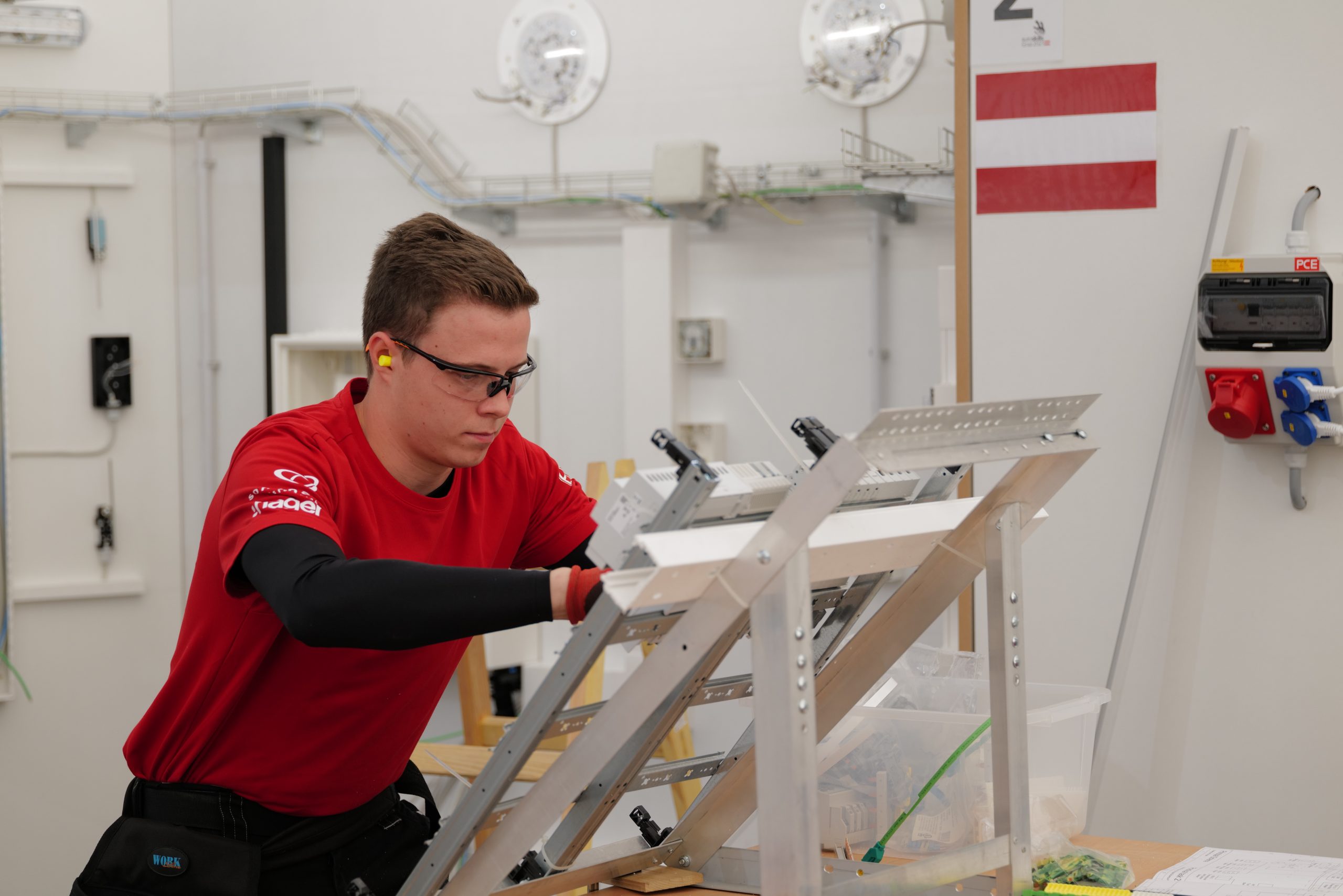 16. Electrical Installations_Instalacje elektryczne